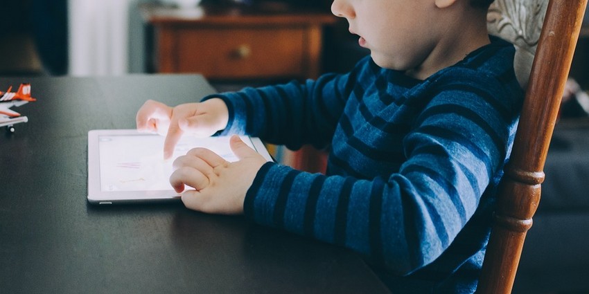 Es gibt eine Reihe von Anwendungen und Spielen für Kinder Kindertablet